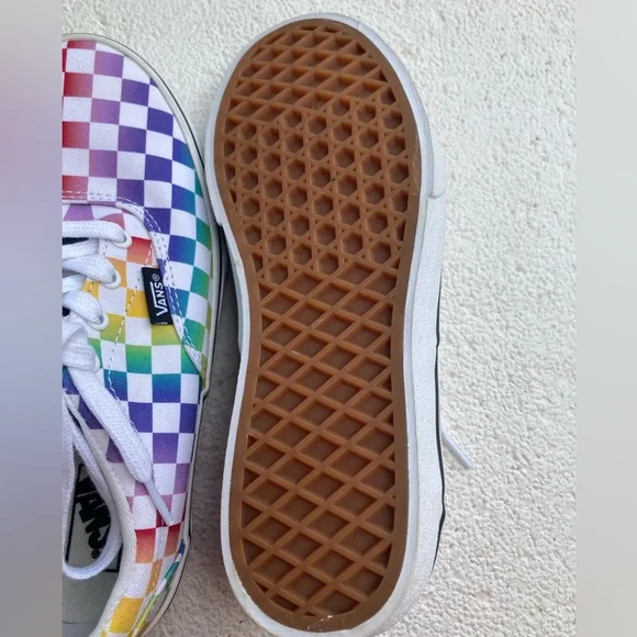 Girl’s rainbow checkered Vans - SIZE 3 - Picture 10 of 10